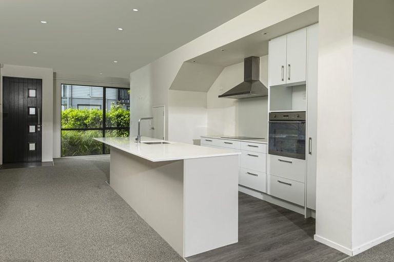 Photo of property in 21 Carder Court, Hobsonville, Auckland, 0618