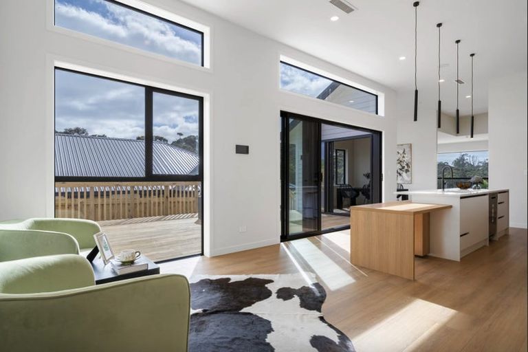 Photo of property in 17 Awanui Road, Red Beach, 0932