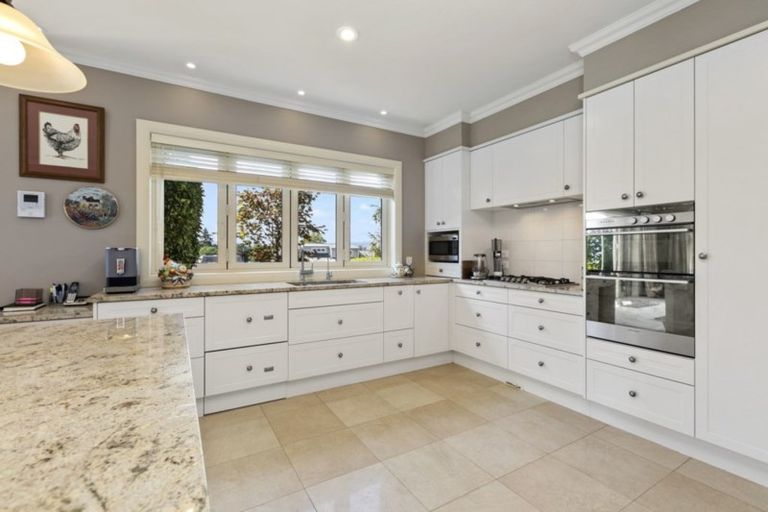 Photo of property in 1 Edgecumbe Road, Tauranga, 3110