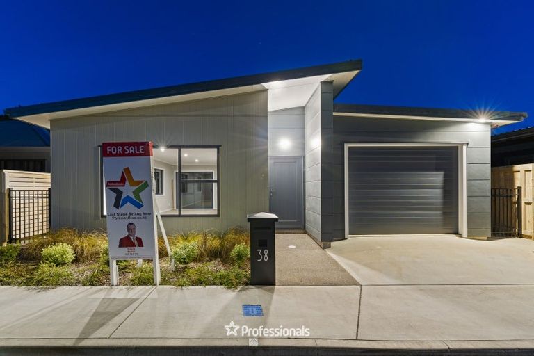 Photo of property in 38 Harry Martin Lane, Wainuiomata, Lower Hutt, 5014