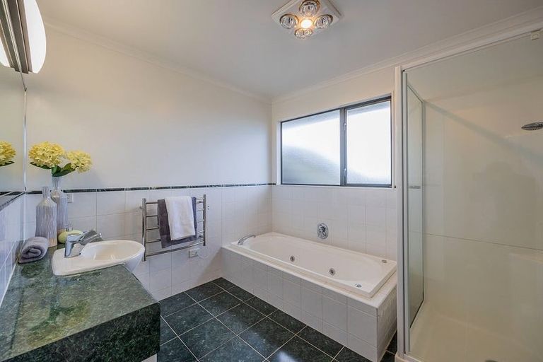 Photo of property in 10 Balbriggan Rise, Dannemora, Auckland, 2016