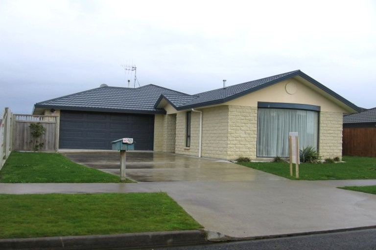 Photo of property in 73 Parnell Heights, Kelvin Grove, Palmerston North, 4414