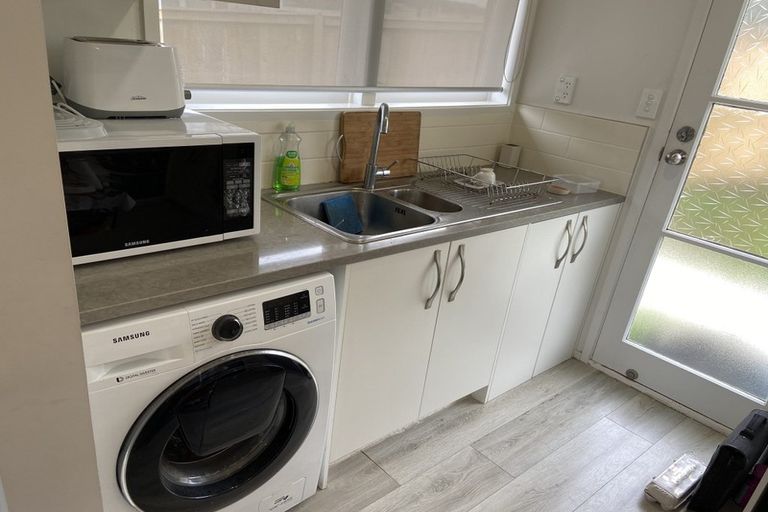 Photo of property in 21c Wells Road, Bucklands Beach, Auckland, 2012