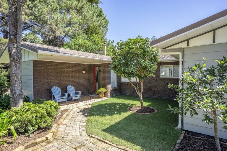 Photo of property in 14 Blundell Place, Chatswood, Auckland, 0626