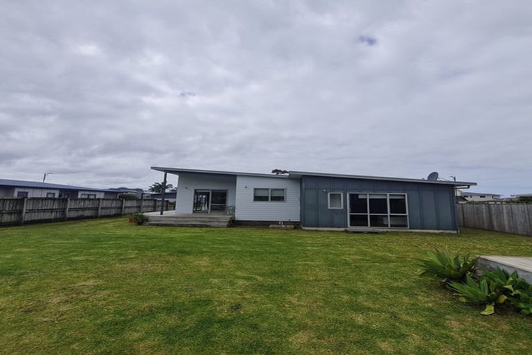 Photo of property in 8 Wells Place, Whitianga, 3510