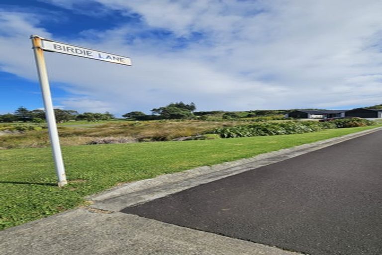 Photo of property in 13 Birdie Lane, Waiwhakaiho, New Plymouth, 4312