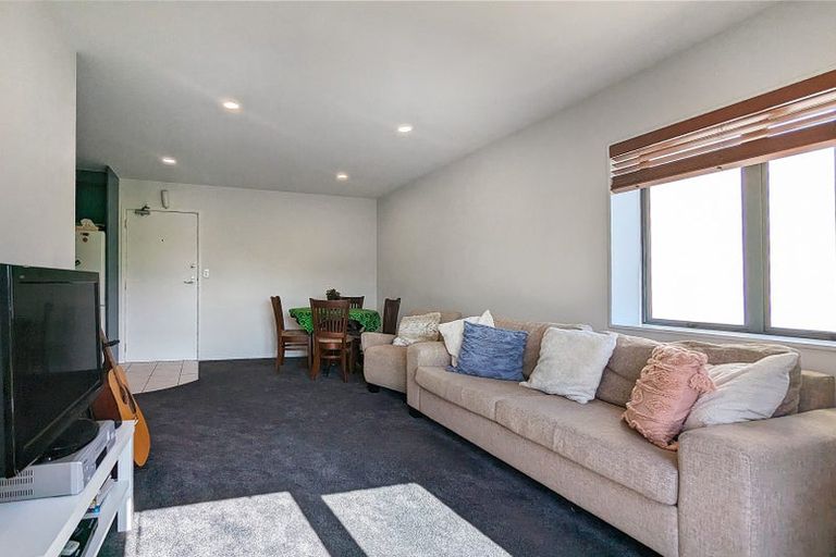 Photo of property in 1h/10 Crown Lynn Place, New Lynn, Auckland, 0600