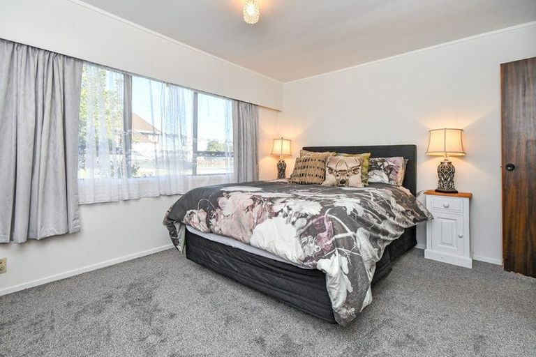 Photo of property in 2/2 Grande Vue Road, Papatoetoe, Auckland, 2025