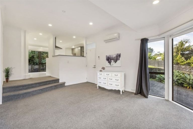 Photo of property in 52 Ferry Road, Arkles Bay, Whangaparaoa, 0932