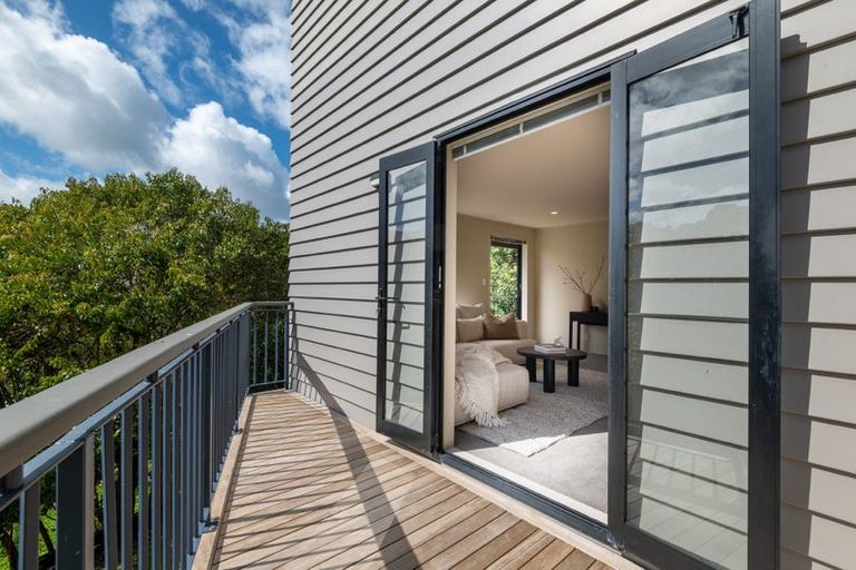 Photo of property in 1/20a Rawene Road, Birkenhead, Auckland, 0626