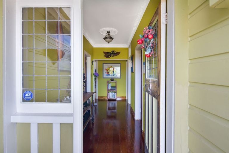 Photo of property in 45 Sheridan Terrace, Johnsonville, Wellington, 6037