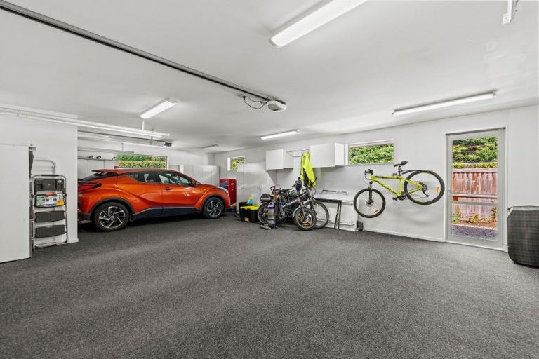 Photo of property in 28 Wilkinsons Road, Harewood, Christchurch, 8051