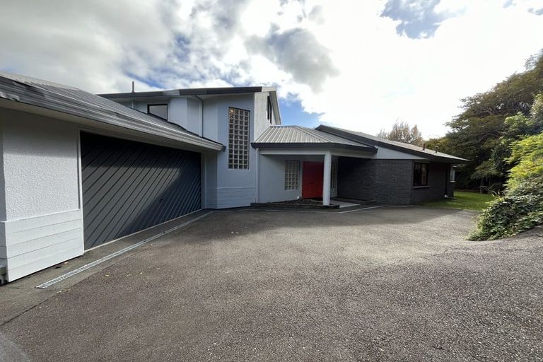 Photo of property in 6 Bushview Place, Upper Vogeltown, New Plymouth, 4310