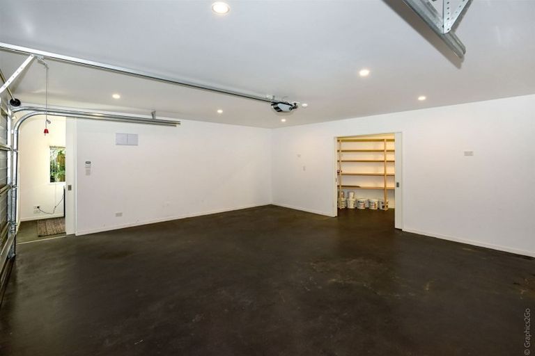 Photo of property in 33 Palmers Road, New Brighton, Christchurch, 8083