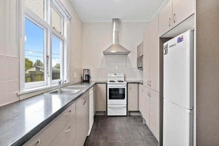 Photo of property in 4 Lionel Street, Avonside, Christchurch, 8061