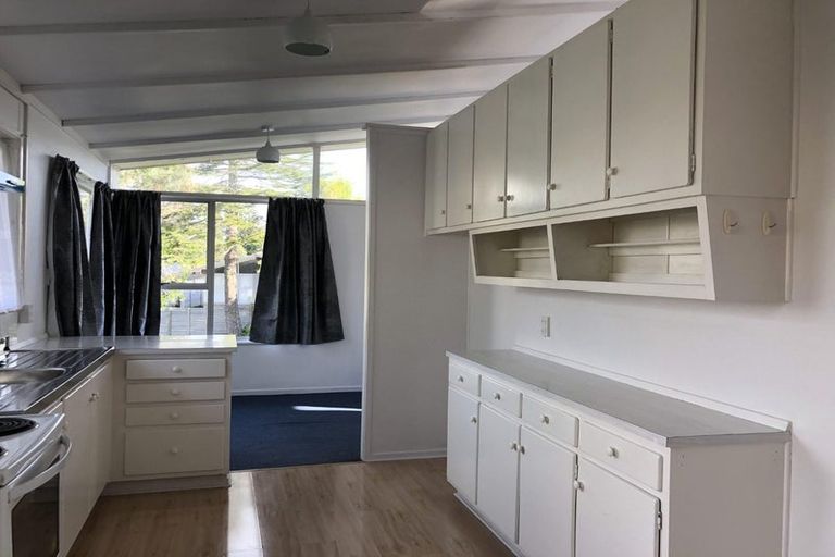 Photo of property in 51 Normanton Street, Glenfield, Auckland, 0629