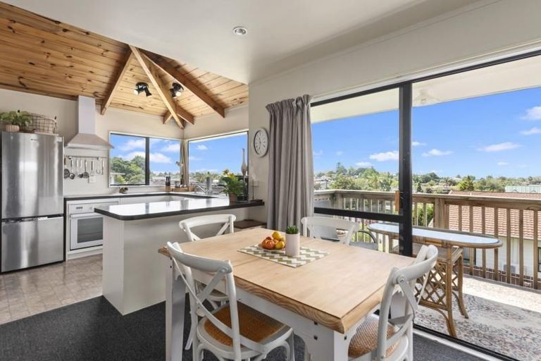 Photo of property in 1 Fairway Drive, Te Kamo, Whangarei, 0112