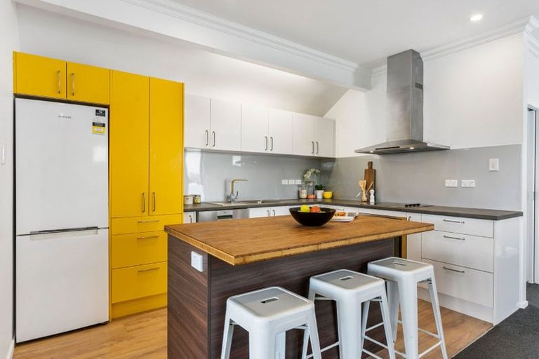 Photo of property in 32 Mandalay Terrace, Khandallah, Wellington, 6035