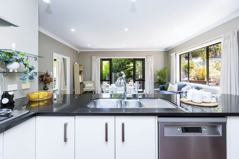 Photo of property in 13 Sylvan Way, Silverstream, Upper Hutt, 5019