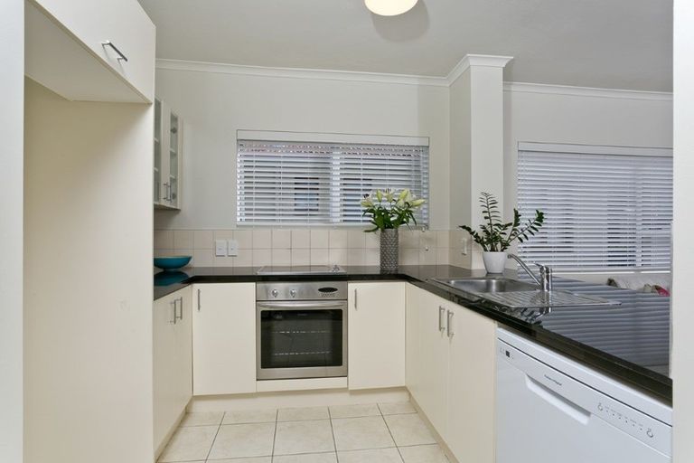 Photo of property in 1/103 Vauxhall Road, Narrow Neck, Auckland, 0624