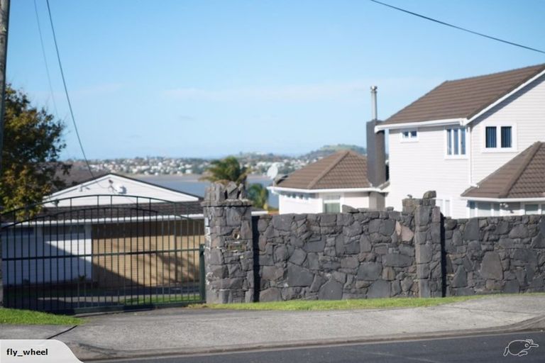 Photo of property in 109 Sylvan Avenue, Northcote, Auckland, 0627