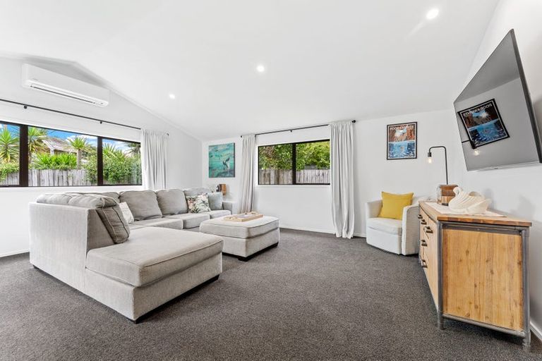 Photo of property in 71 The Circle, Manly, Whangaparaoa, 0930