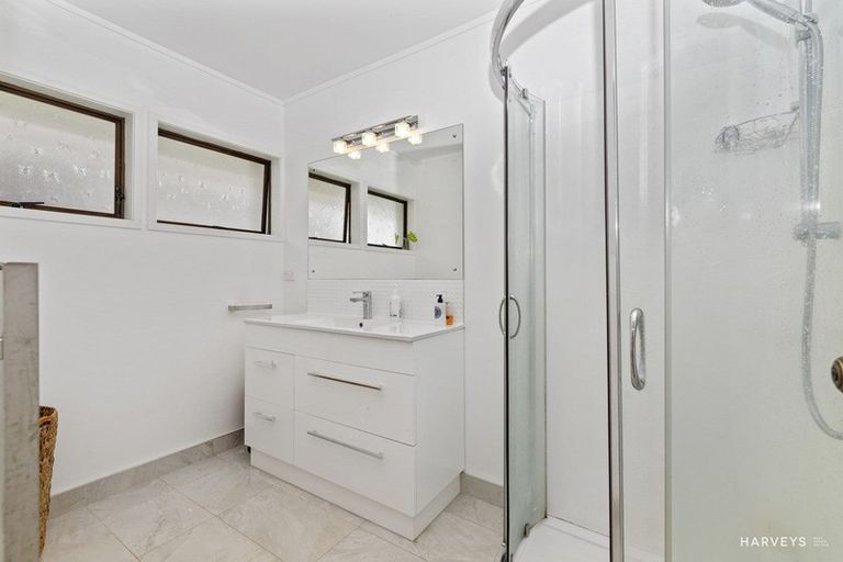 Photo of property in 5/248 Great North Road, Henderson, Auckland, 0612