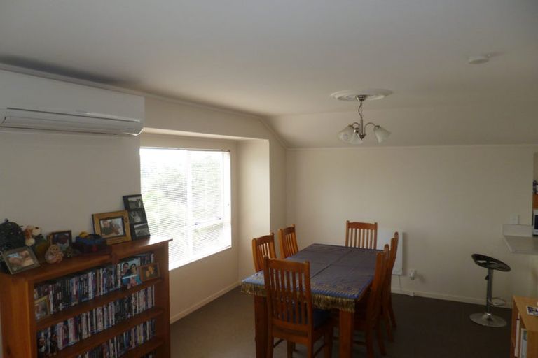Photo of property in 2a Luxor Place, Massey, Auckland, 0614