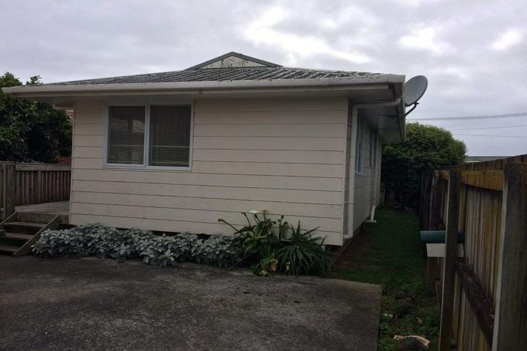 Photo of property in 5 Geoffrey Place, Mangere East, Auckland, 2024