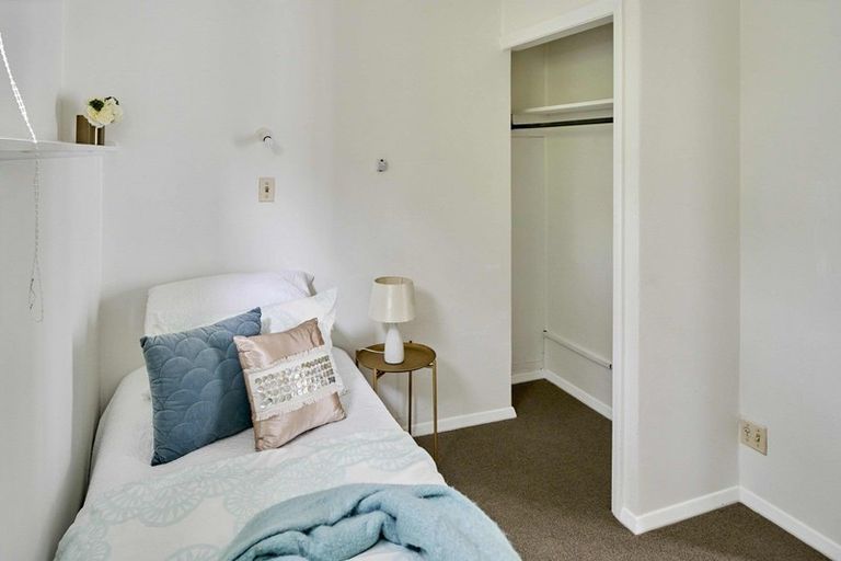 Photo of property in 11 Alexandra Road, Roseneath, Wellington, 6021