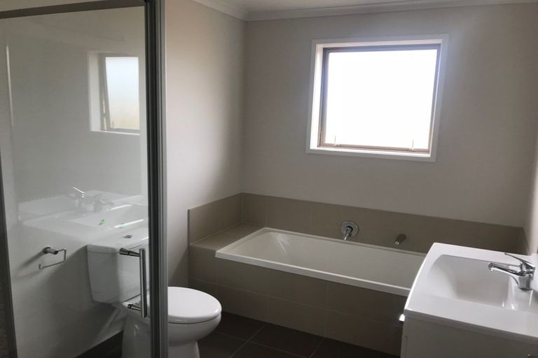 Photo of property in 15 Perla Road, Pukekohe, 2120