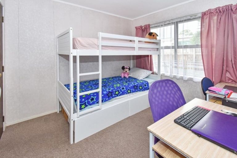 Photo of property in 1/23 Cromdale Avenue, Highland Park, Auckland, 2010