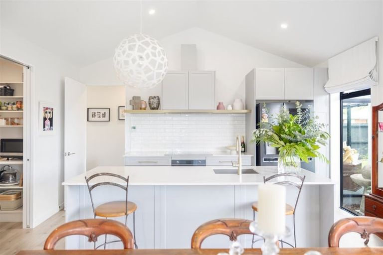 Photo of property in 28 Mcfaddens Road, St Albans, Christchurch, 8052