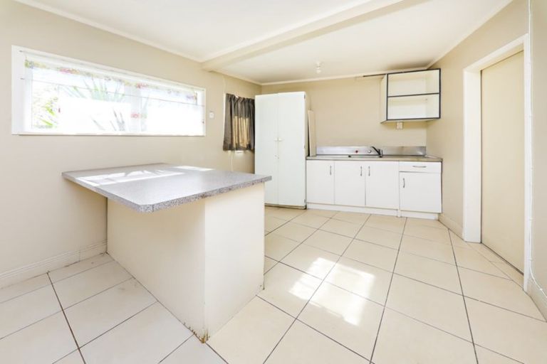 Photo of property in 10 White Road, Manurewa, Auckland, 2102