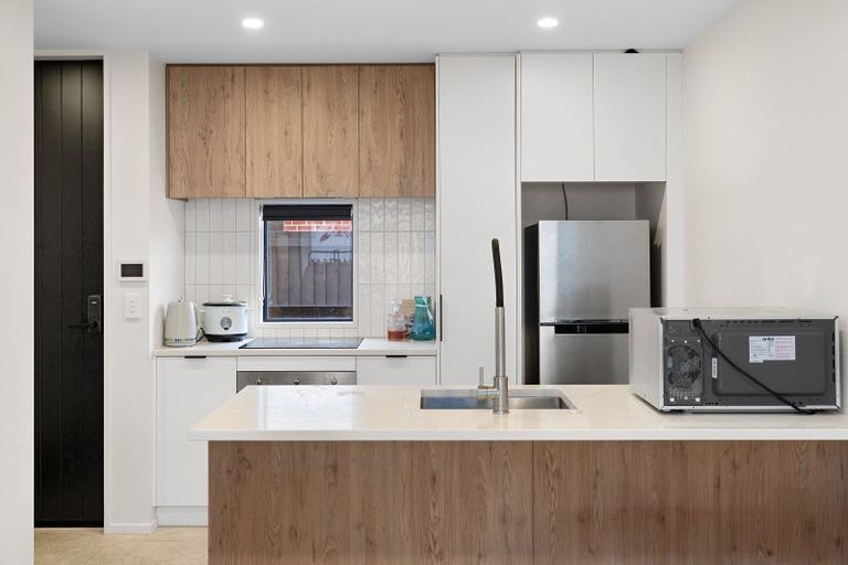 Photo of property in 2/24 Devonport Lane, St Albans, Christchurch, 8014