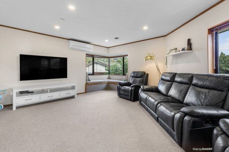 Photo of property in 6 Mcmahon Way, Paparangi, Wellington, 6037