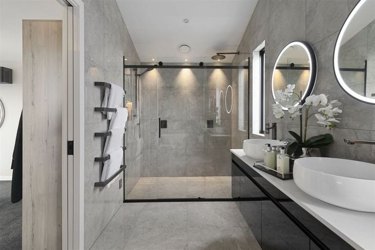 Photo of property in 33 Kikorangi Drive, Wainui, Silverdale, 0992