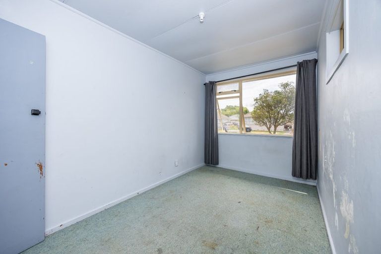 Photo of property in 42 Ross Crescent, Fairfield, Hamilton, 3214