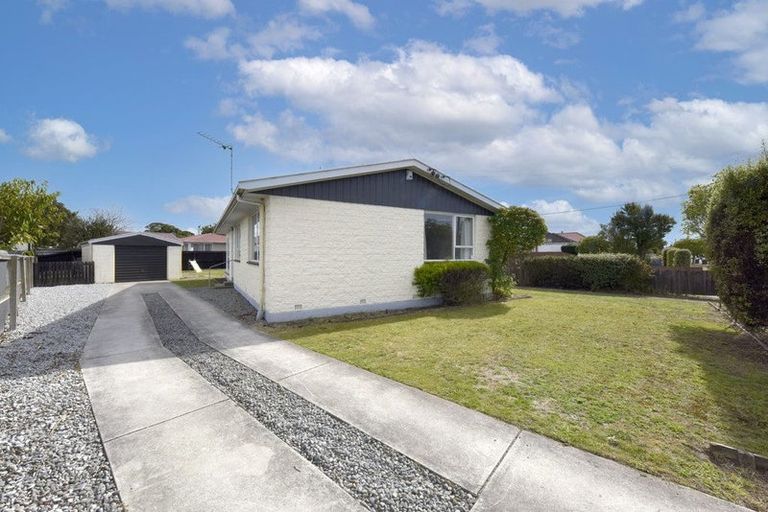 Photo of property in 13 Lenton Street, Aranui, Christchurch, 8061