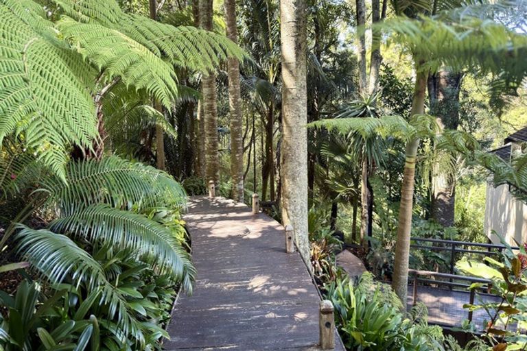 Photo of property in 107 Hadfield Street, Beach Haven, Auckland, 0626