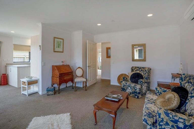 Photo of property in 8 Ian Peter Way, Otaki, 5512