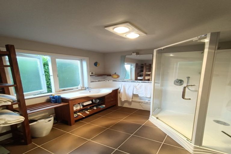 Photo of property in 76 Wade River Road, Stanmore Bay, Whangaparaoa, 0932