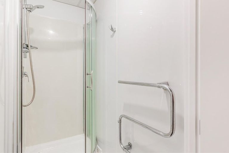 Photo of property in 834 West Coast Road, Waiatarua, Auckland, 0604