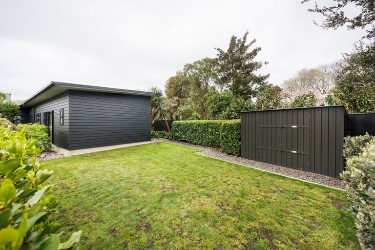 Photo of property in 24a Ihaka Street, Hokowhitu, Palmerston North, 4410