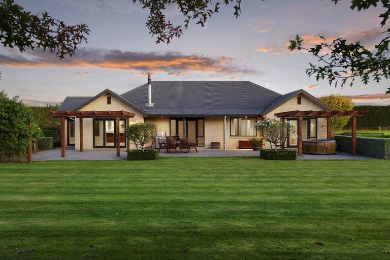 Photo of property in 1/736 Sandy Knolls Road, West Melton, Christchurch, 7675