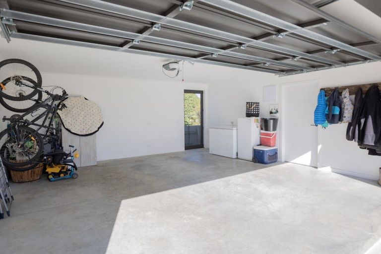 Photo of property in 68 Park Street, Winton, 9720