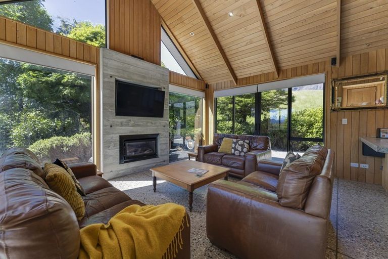 Photo of property in 15 Skye Lane, Jacks Point, Queenstown, 9371