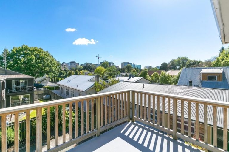 Photo of property in 8 Opoia Road, Hamilton East, Hamilton, 3216