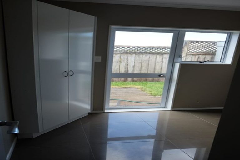 Photo of property in 1/15 Chatswood Grove, Fitzroy, New Plymouth, 4312