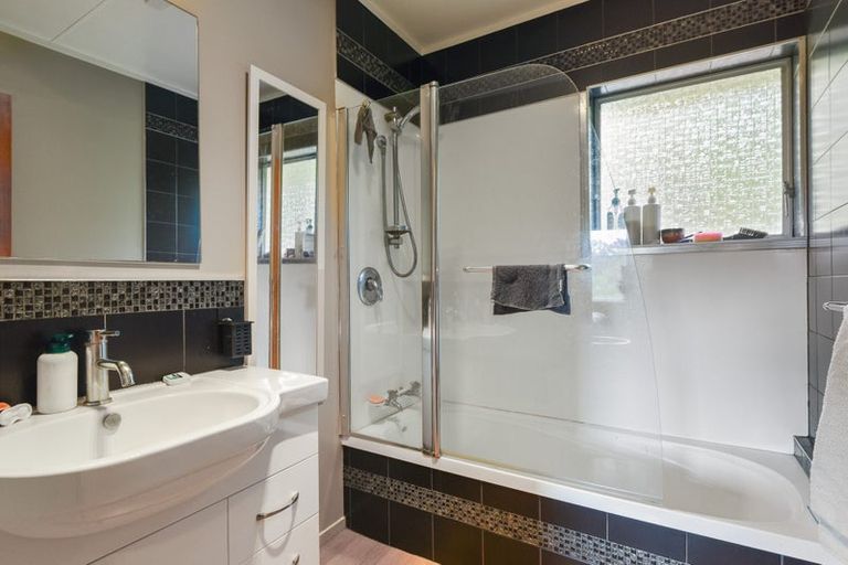 Photo of property in 8a Taiporutu Place, Springfield, Rotorua, 3015